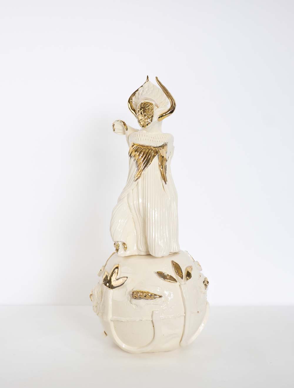 Wind-2026-Ara-Dolatian-Earthenwareglaze-lustre-46cm-h-19cm-w-19cm-d-3000-Photography-Brigid-Cara-Photography-Brigid-Cara-Reid-1000px